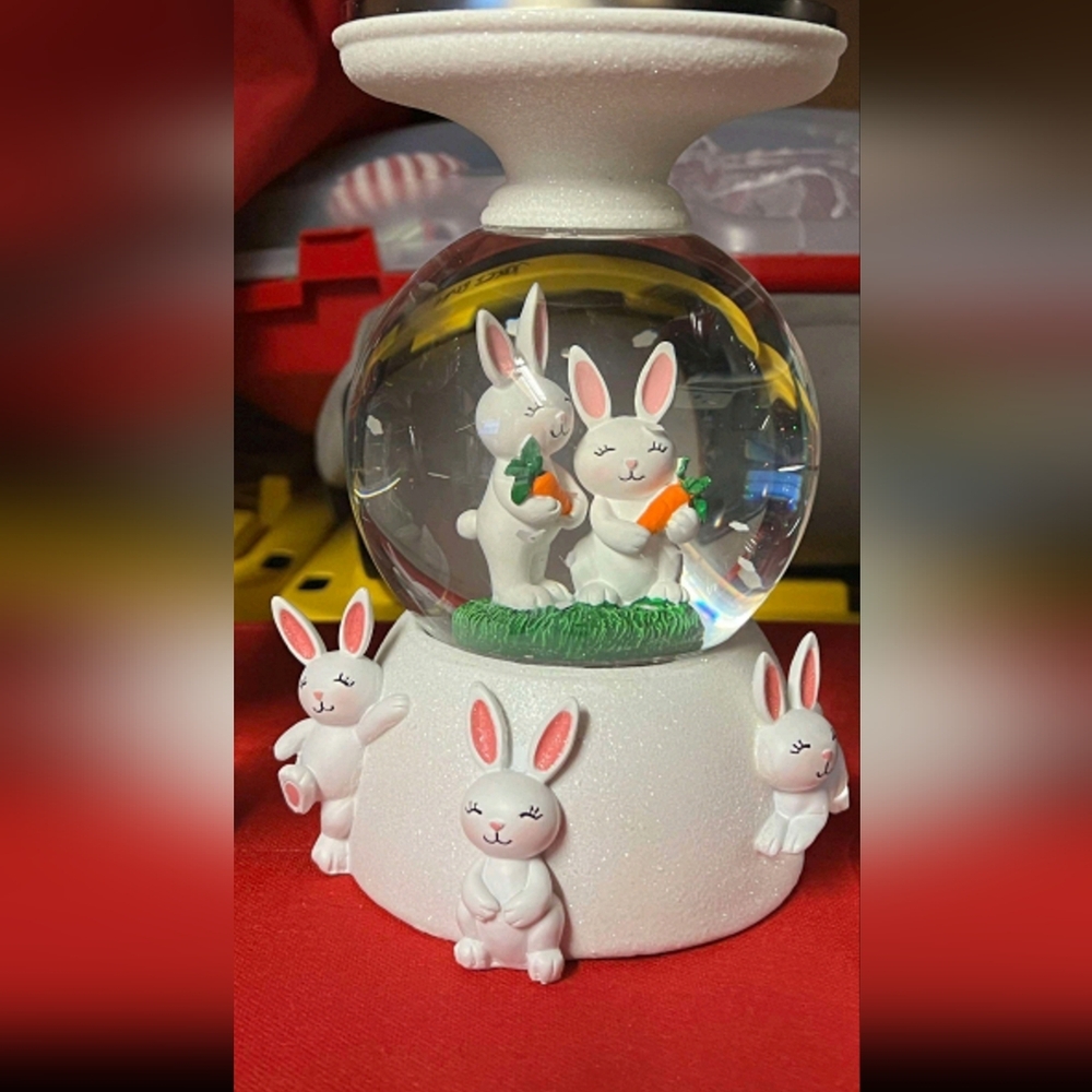 HTF Adorable Bunny Snow Globe with Carrot bath & body works holder